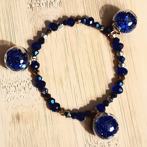 Blue Austria faceted crystal glass beads charm bracelet, handmade. - Picture 1 of 7